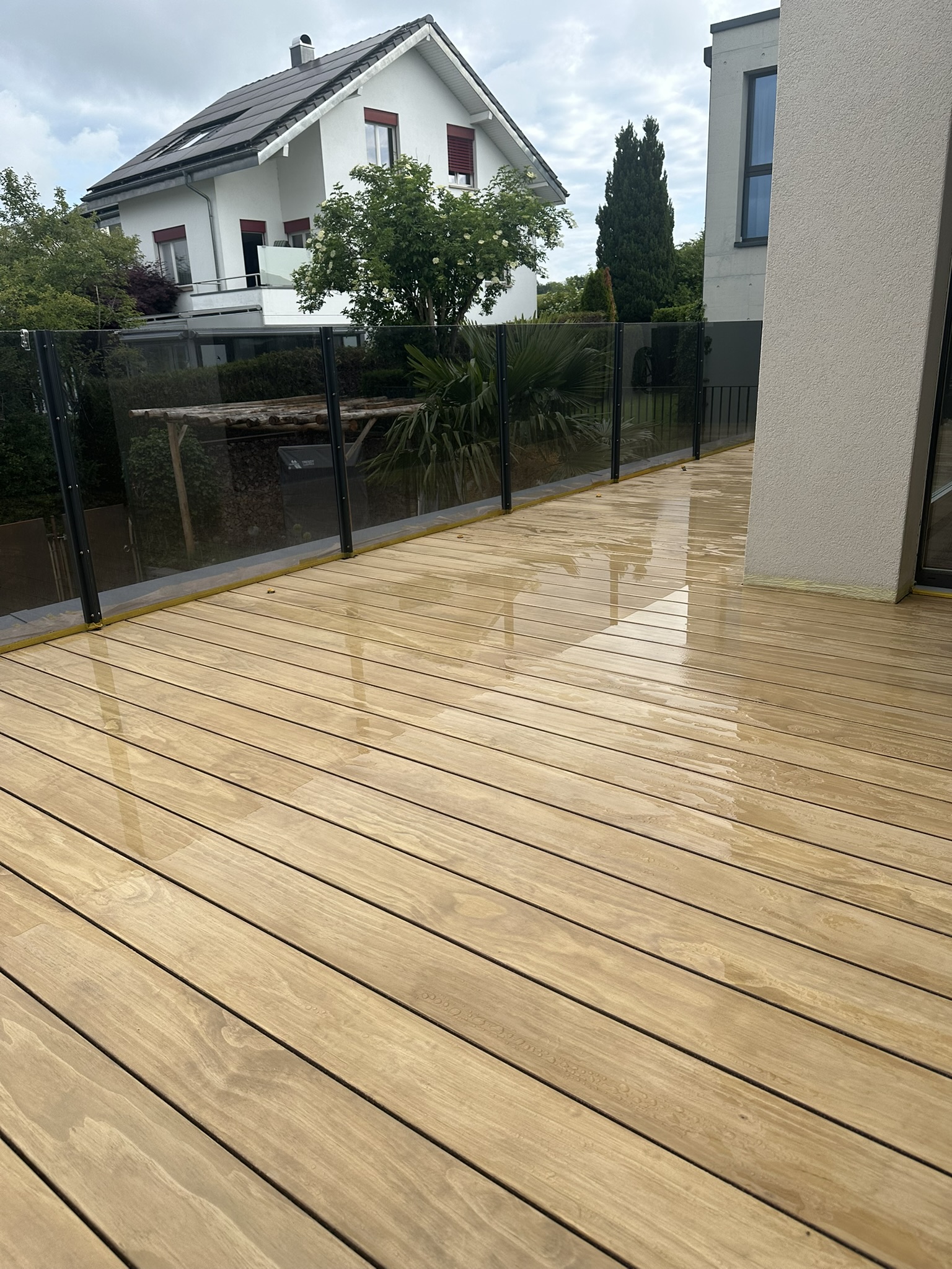 Holzterrasse im Aussenbereich